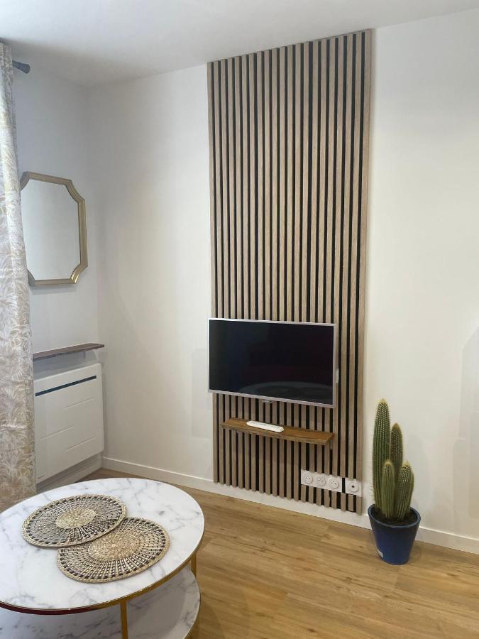 Appartamento Montmartre Cosy Parigi Esterno foto